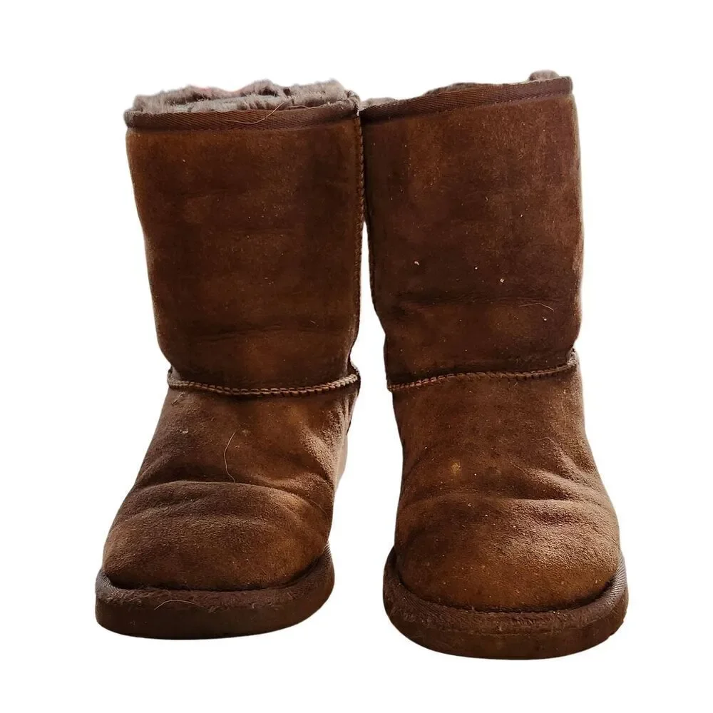 UGG Australia Classic Short 5251Y Boot Brown Size 6 In Very Good Condition